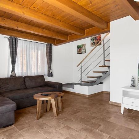 Holiday Home Lino ดายลา ภายนอก รูปภาพ