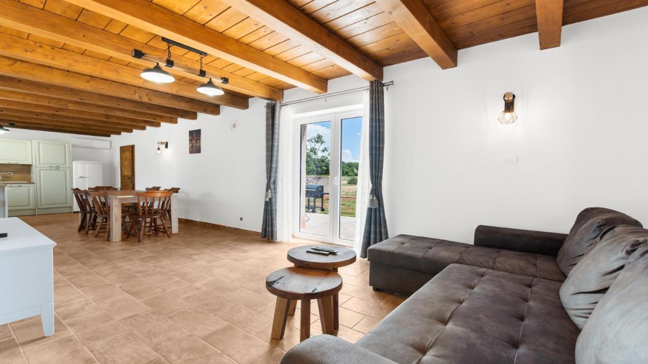 Holiday Home Lino ดายลา ภายนอก รูปภาพ